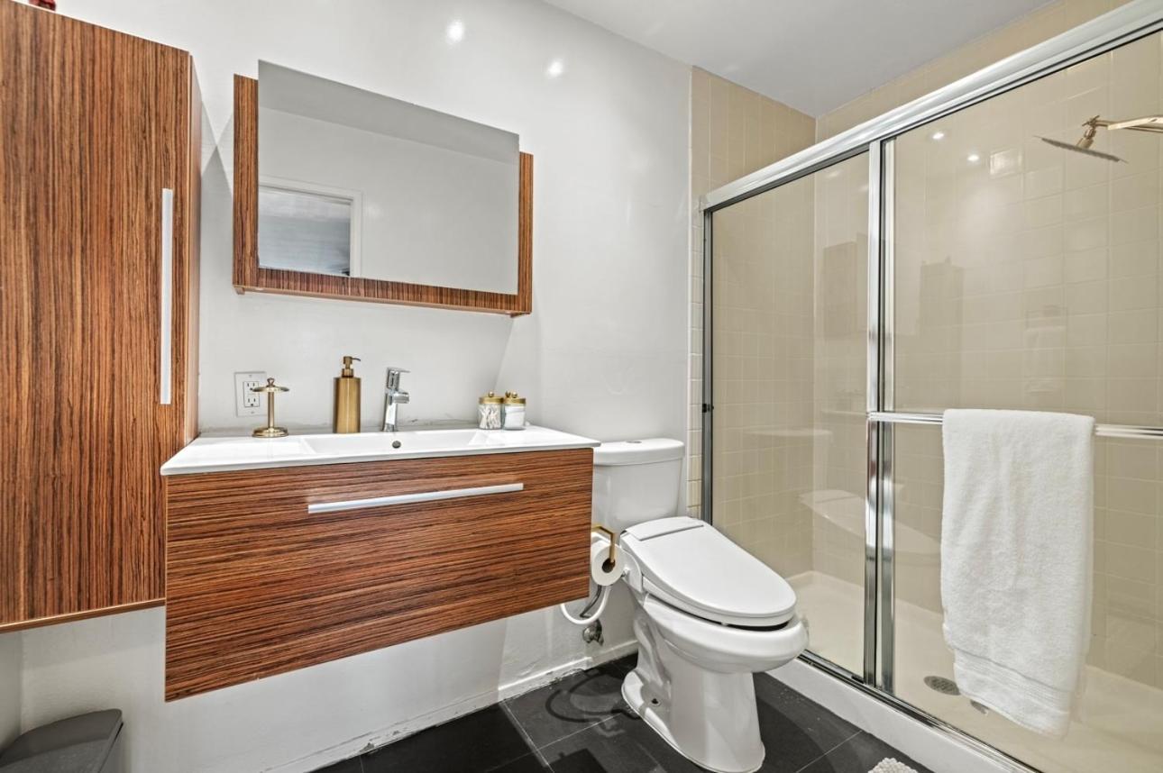Elegant Hollywood Retreat - Spacious 2Br 2Ba Condo With Resort-Style Amenities ロサンゼルス エクステリア 写真